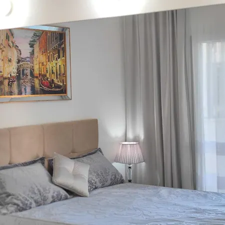 Thalassa Swimming Pool