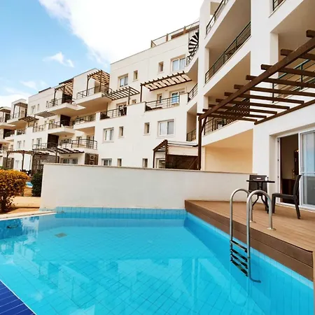 Thalassa Swimming Pool Apartment