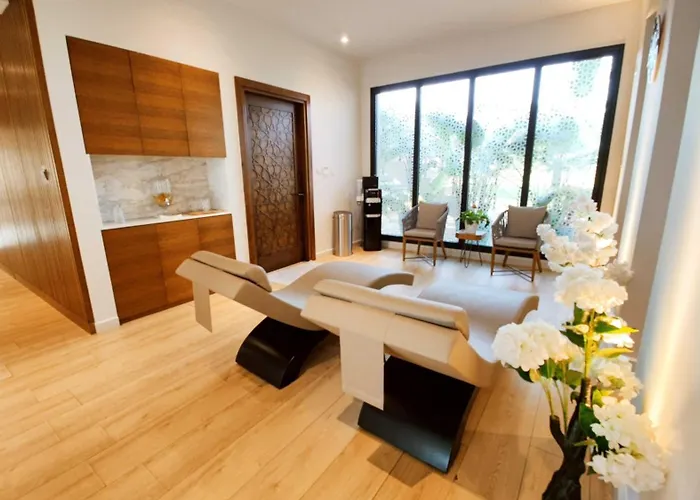 Thalassa Swimming Pool *